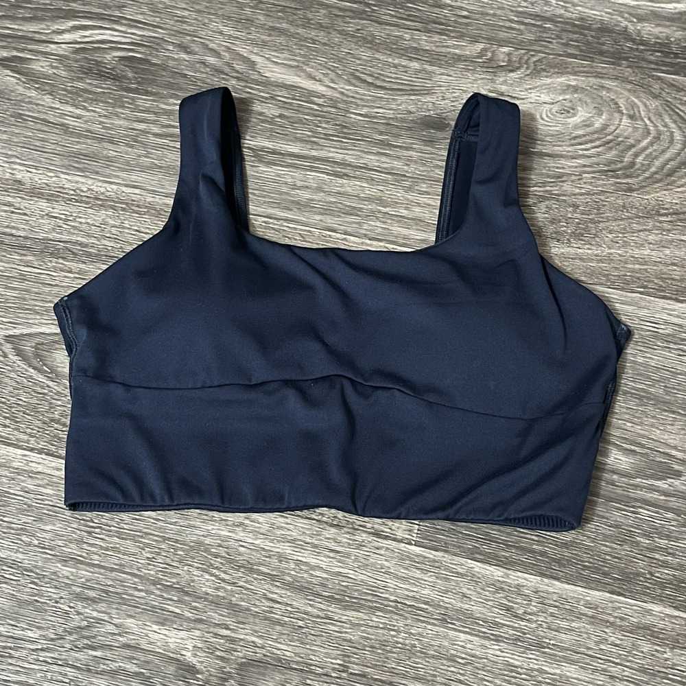 Gymshark Women's Navy Blue Seamless Sports Bra Size Small With Removable Cups
